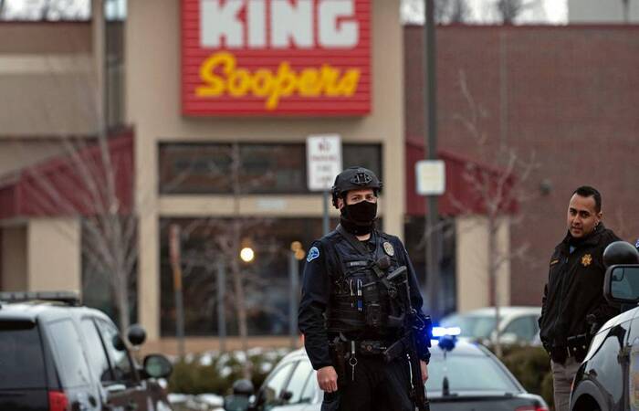 Tiros em supermercado no Colorado deixa 10 mortos