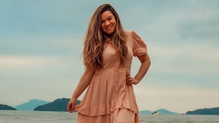 Cyda Brandão lança “Santo” sua nova canção no estilo pentecaworship