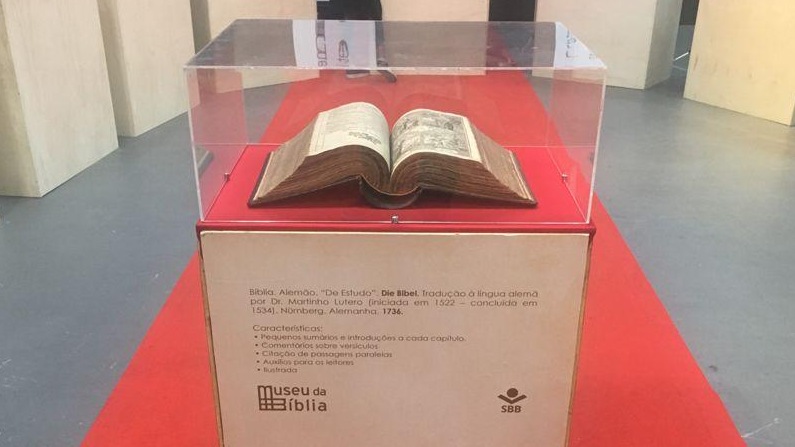 Biblioteca Parque Estadual do Rio de Janeiro promove “Exposição da Bíblia no Estado do Rio de Janeiro” em parceria com a Sociedade Bíblica do Brasil
