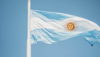 Inflação na Argentina chega a 60,7% em 12 meses, maior valor em 30 anos