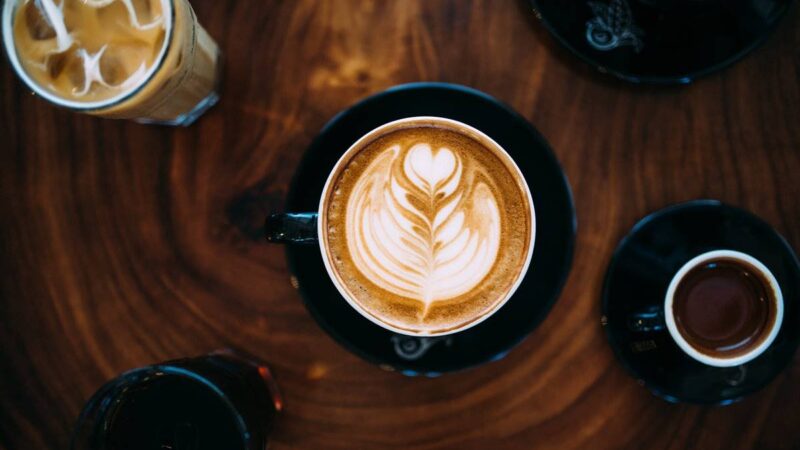 Beber café x ingerir cafeína como suplemento: o que dá mais resultado?