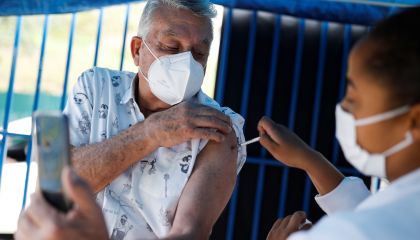 Atenção primária à saúde é essencial para cobertura vacinal de Covid, diz estudo