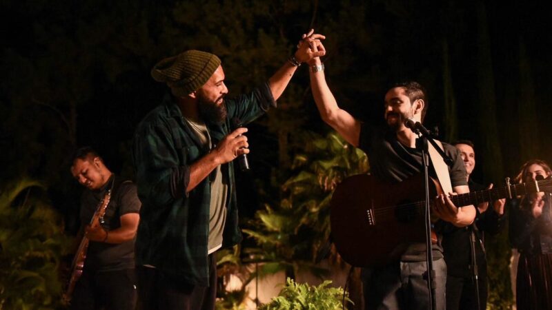 Myckael Ribeiro e Salomão do Reggae apresentam o single ‘Jesus Está Te Vendo’