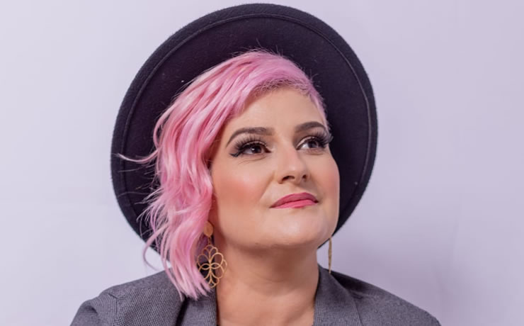 Andressa Cordeiro anuncia lançamento do novo single – Planos Melhores”