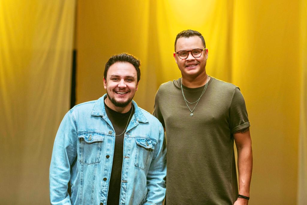 Ton Molinari lança “Canção de Isaías” em parceria com Theo Rubia.