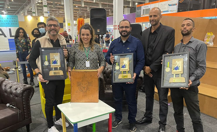 26ª Bienal Internacional do Livro de São Paulo recebe o recordista Wandemberg Marques com a maior Bíblia manuscrita do Brasil