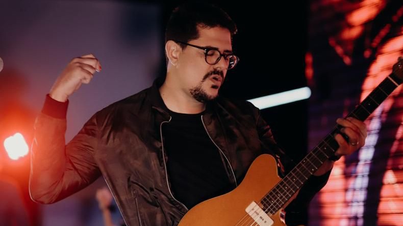 Fred Arrais canta o perdão em “A Voz”, pela Sony Music Gospel