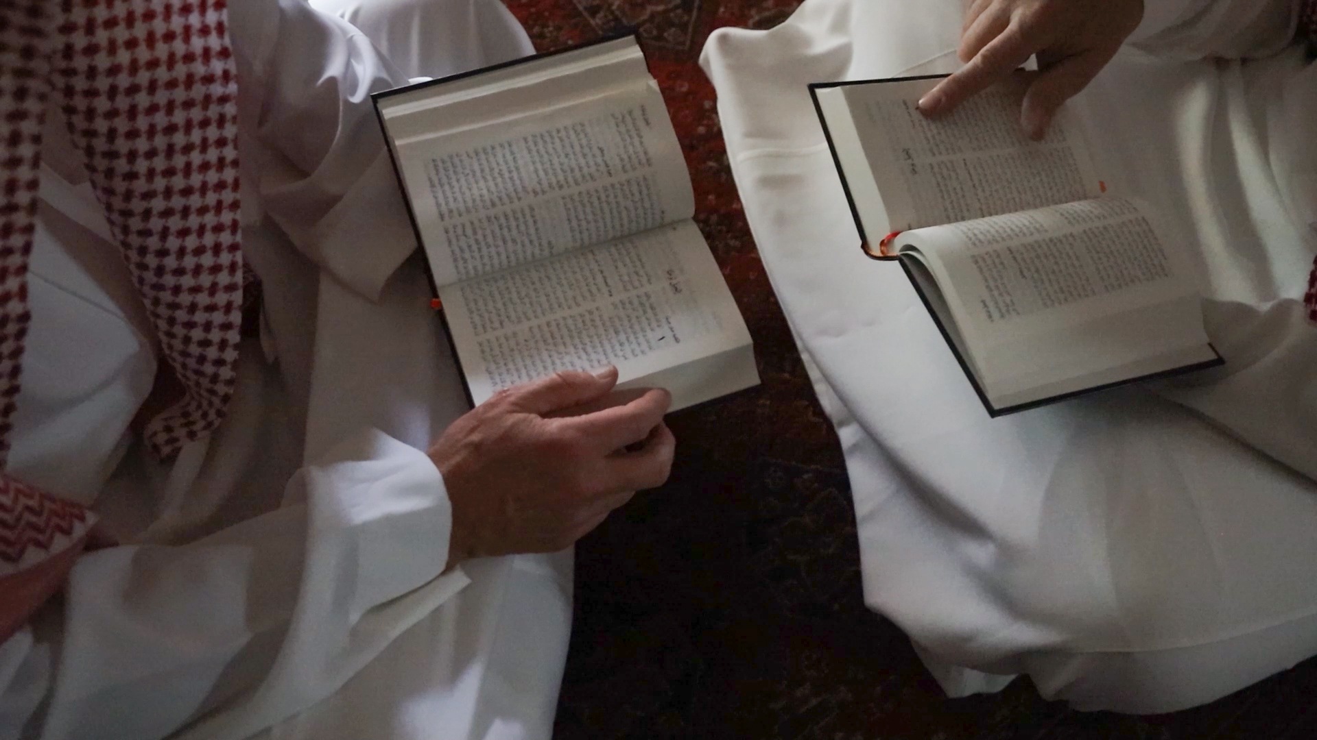 Cristão da Península Arábica se converte através da Bíblia