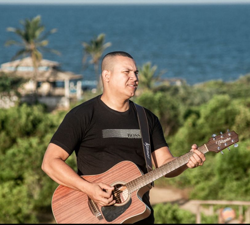 Cantor Jeferson Dutra conta sua história de vida e como está voltando a viver o propósito de Deus