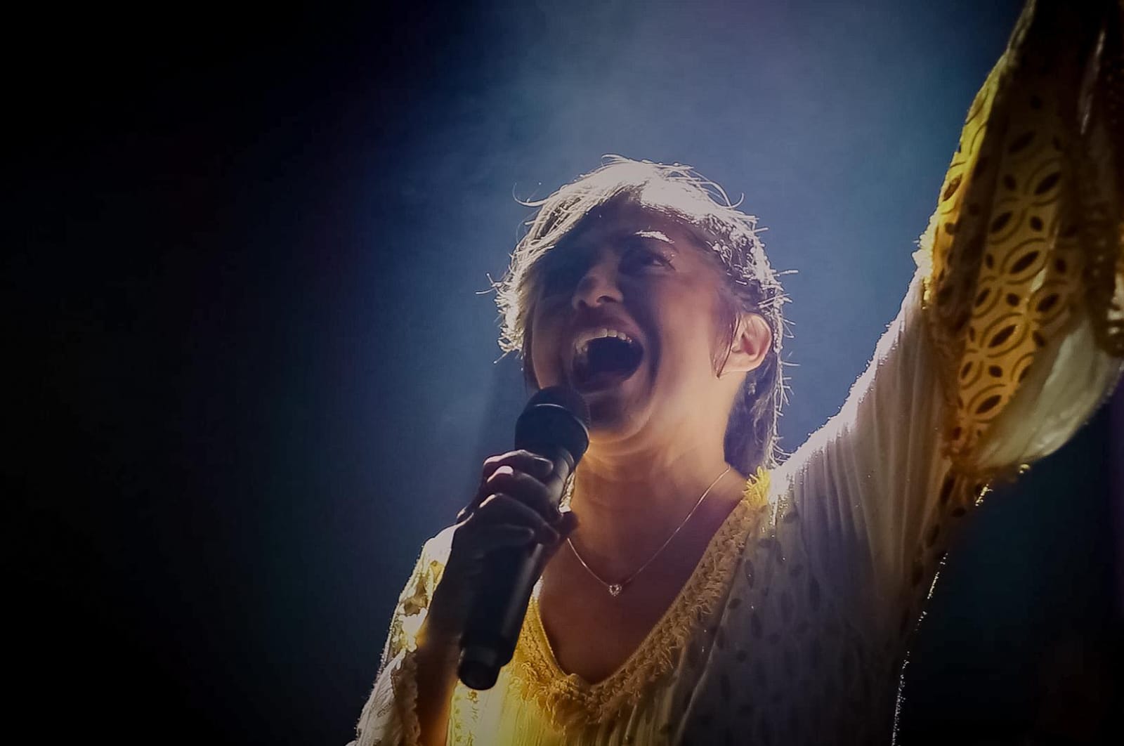 Sandra Di Paula lança a versão de “I Speak Jesus” , uma mensagem poderosa para toda a vida