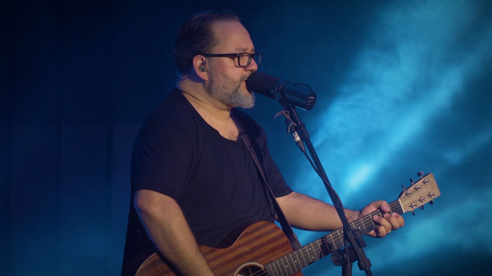 “Filhos do Homem” lança a versão acústica do single “Casa Favorita”