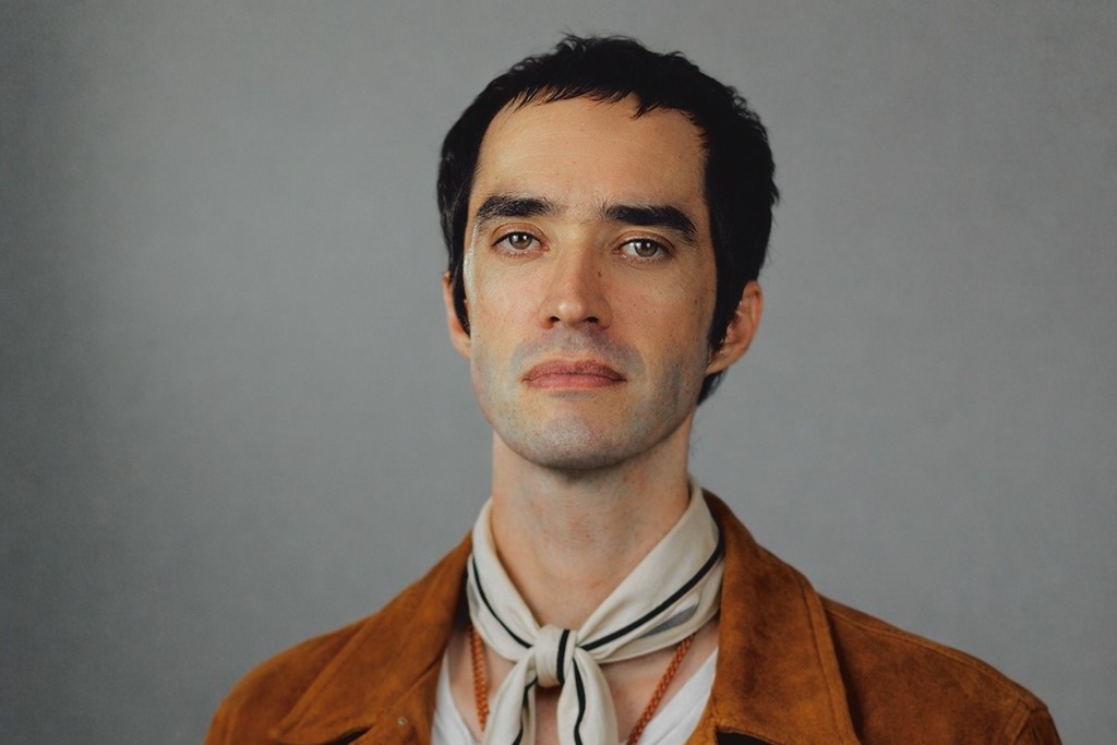 O cantor Guirroh. Foto: Jessica Horn.