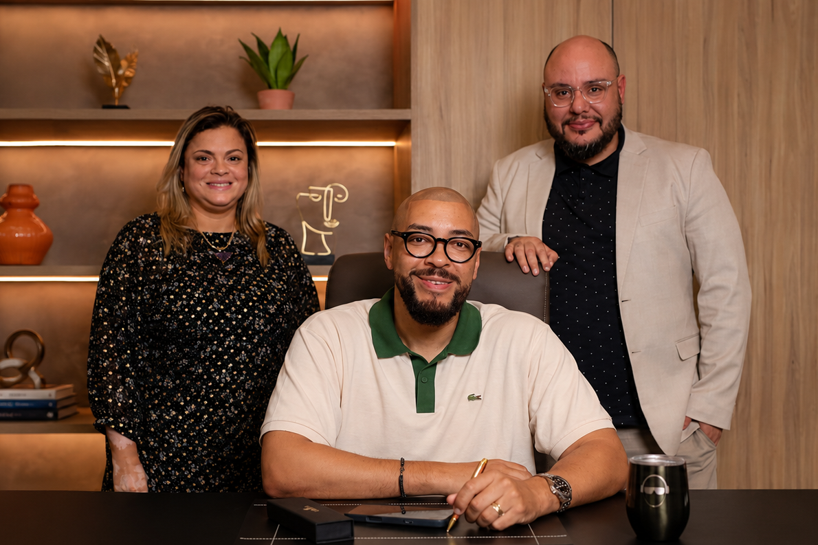Ton Carfi, Vanessa Bicalho e Márcio Moreira. Foto: Divulgação.